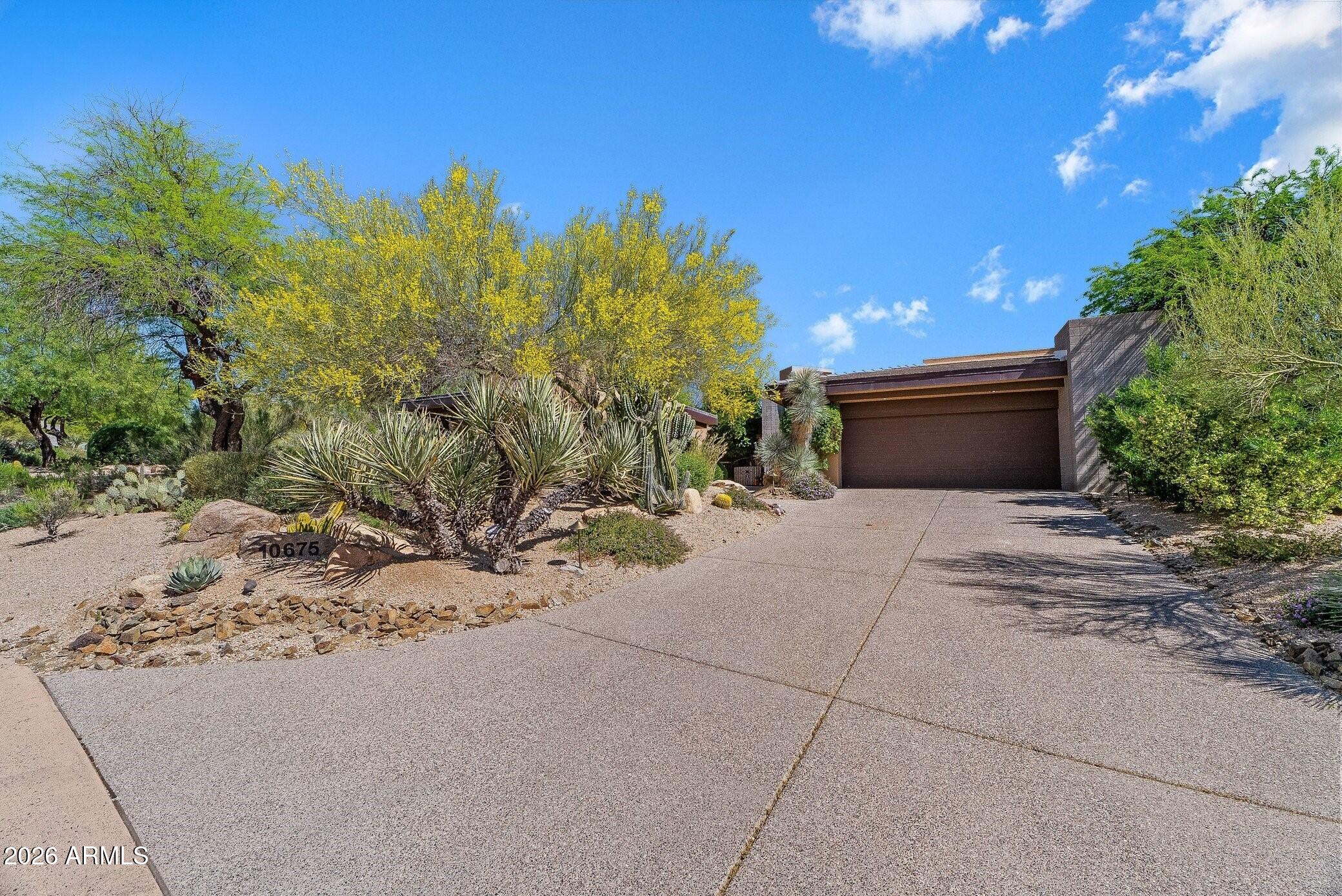 10675 E FERNWOOD Lane