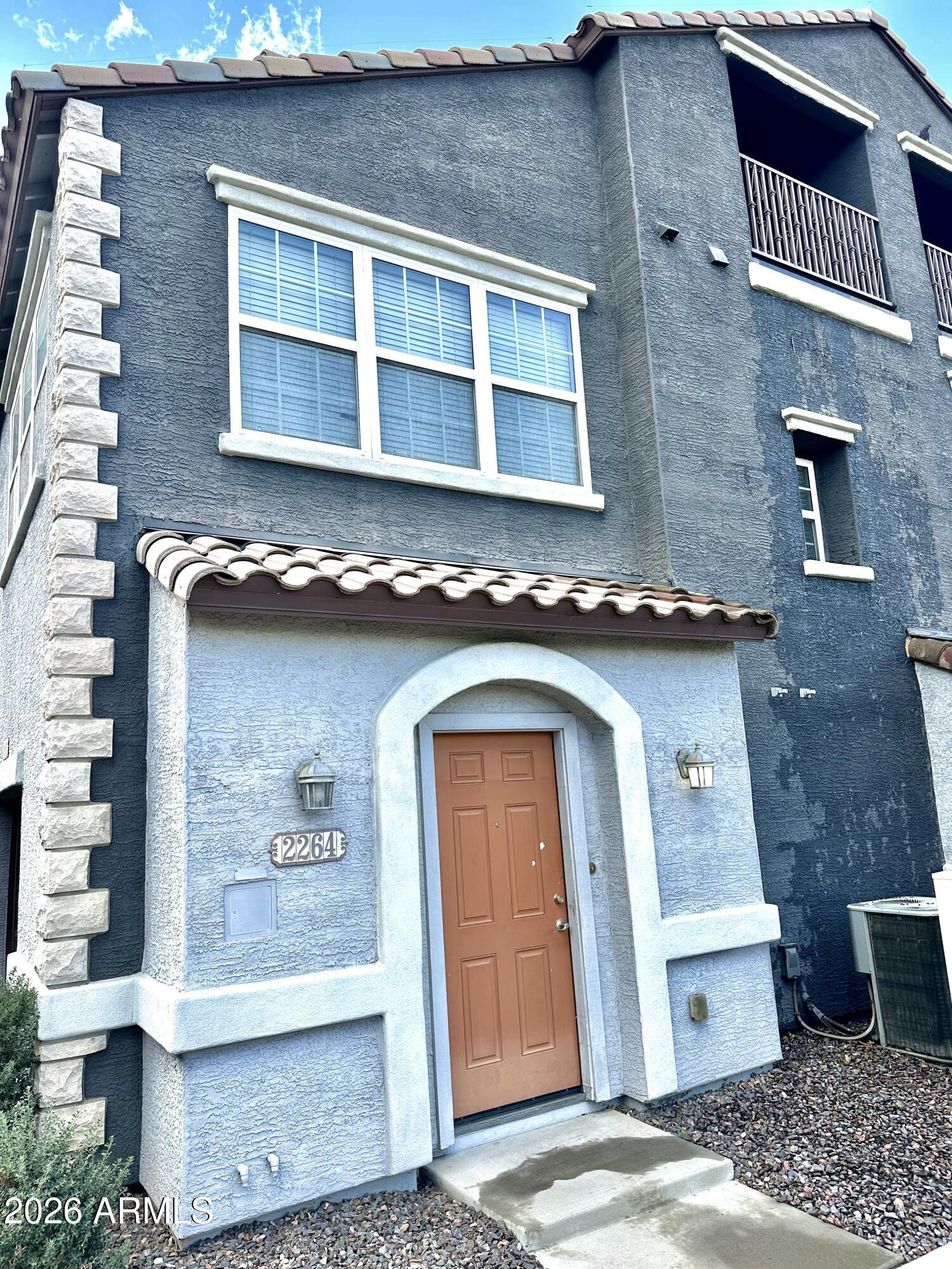 2264 E HUNTINGTON Drive