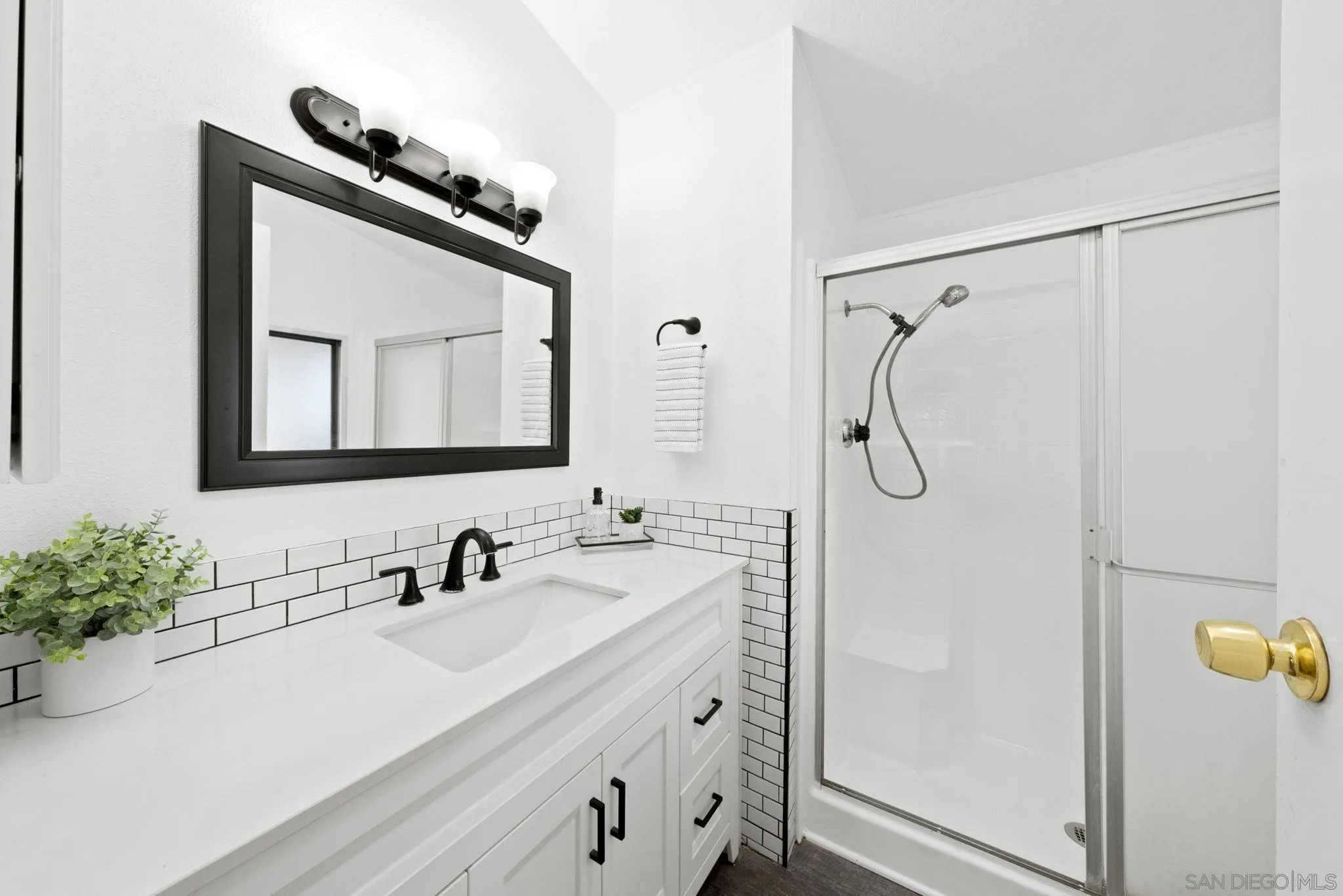 40110 Angora Ln