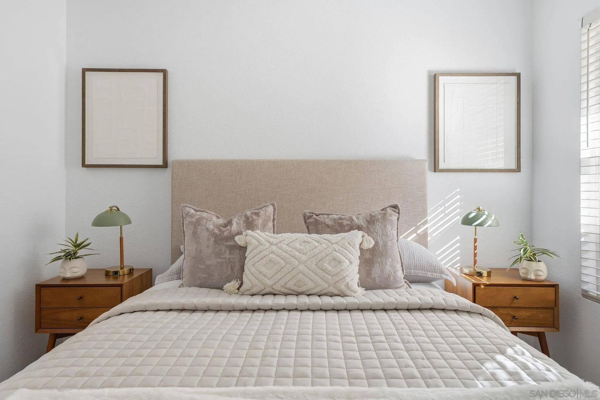 1453 Levant Ln Unit 1