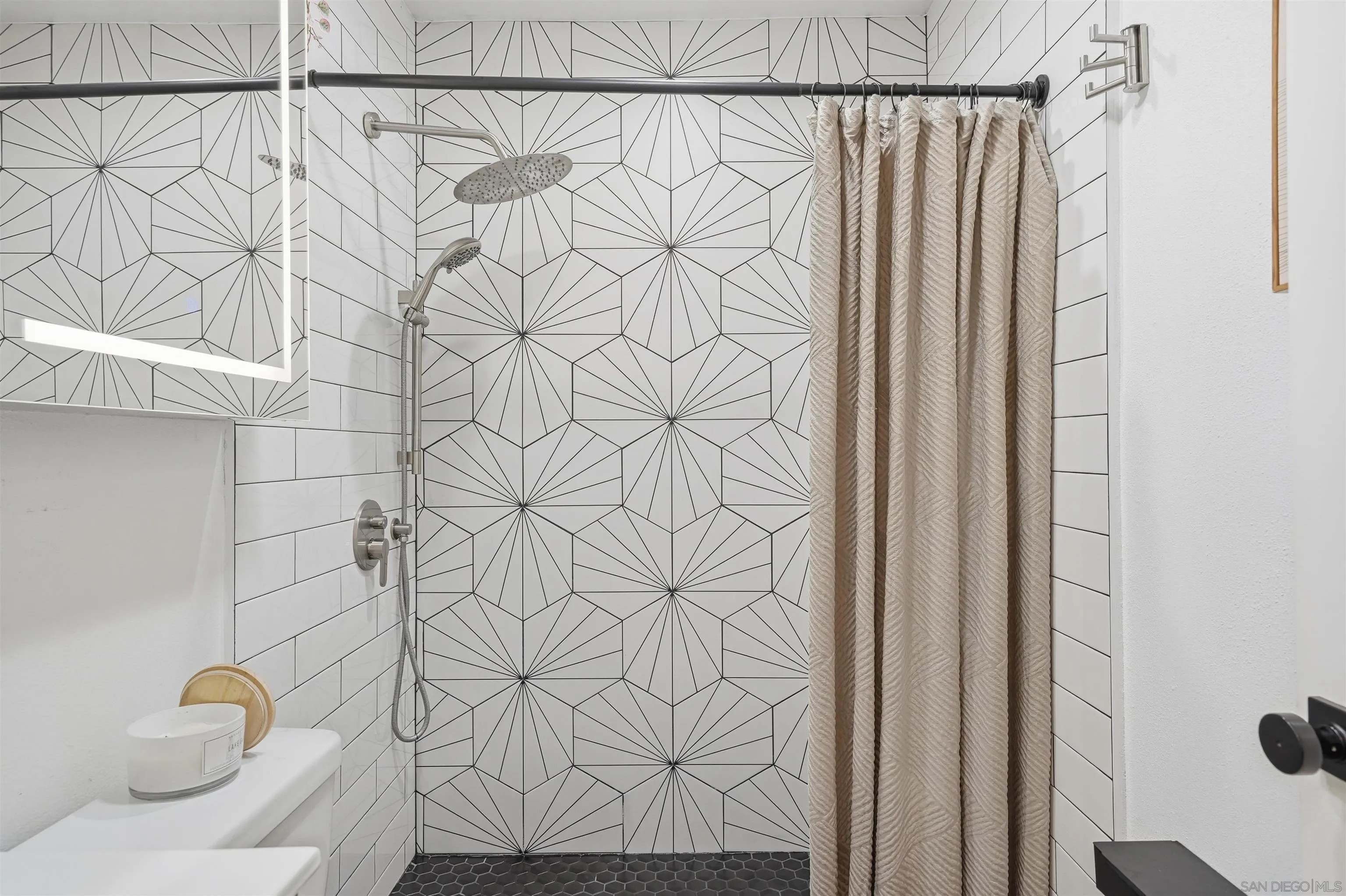 1340 Holly Ave Unit 18