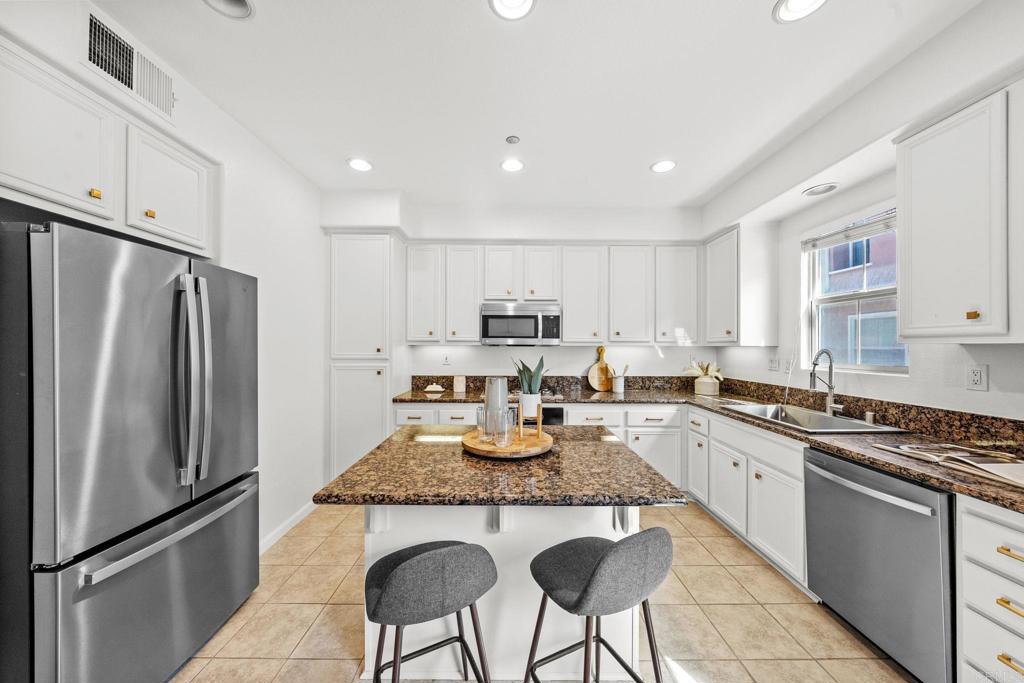 1295 Blue Jean Way 2