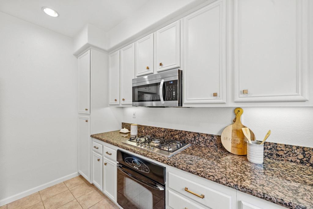 1295 Blue Jean Way 2