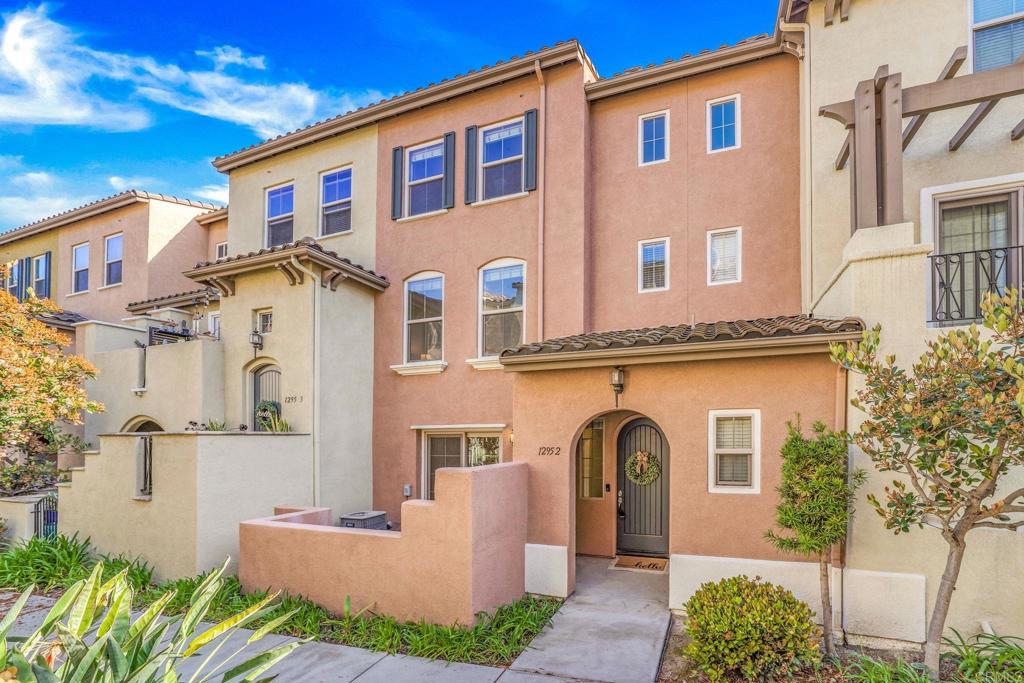 1295 Blue Jean Way 2