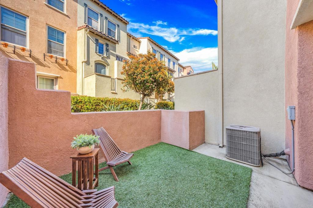 1295 Blue Jean Way 2