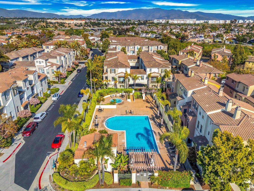 1295 Blue Jean Way 2