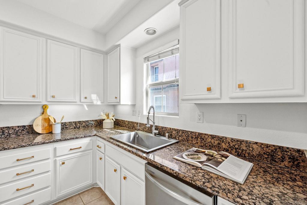 1295 Blue Jean Way 2