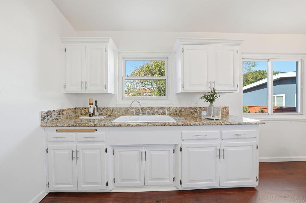 1441 Green Bay Street