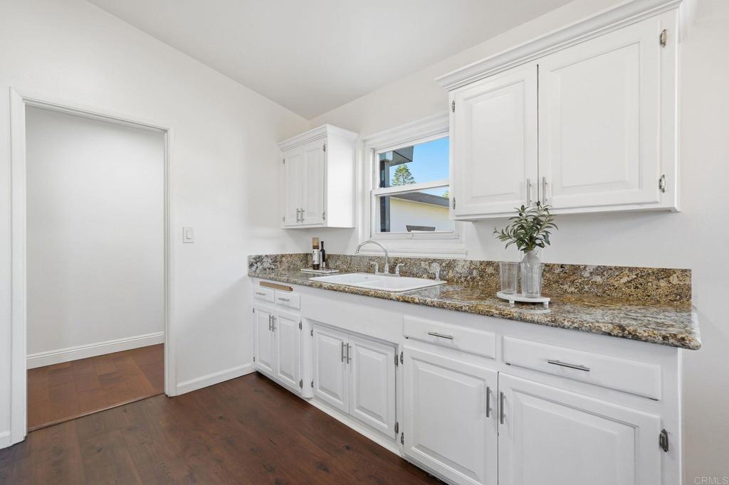 1441 Green Bay Street