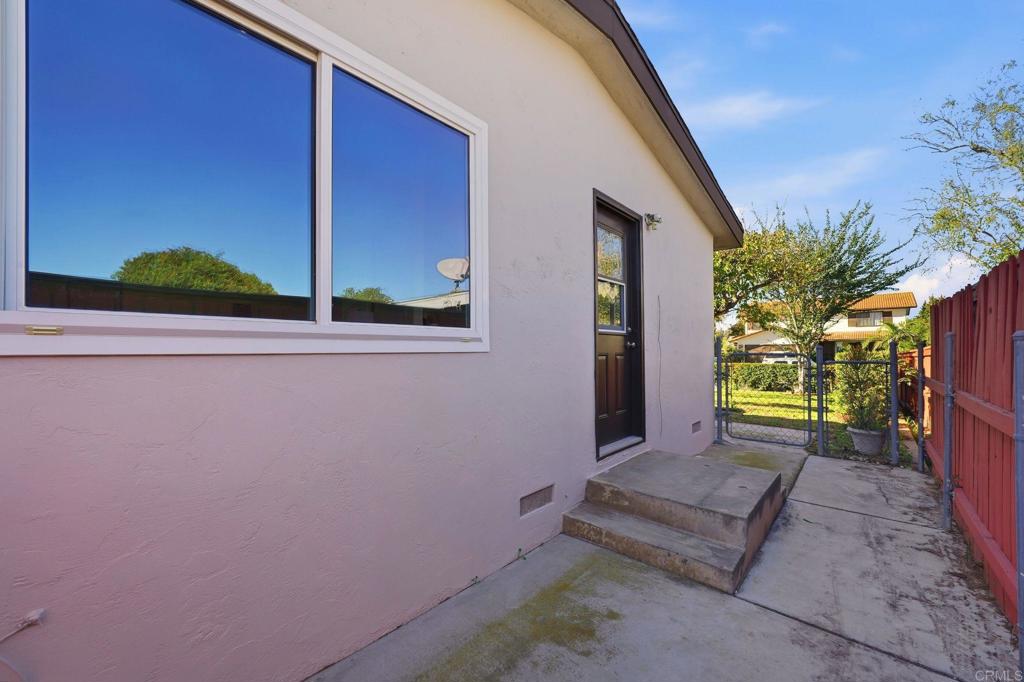 1441 Green Bay Street