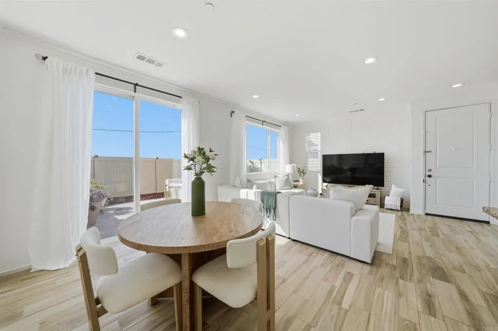 5425 San Robert