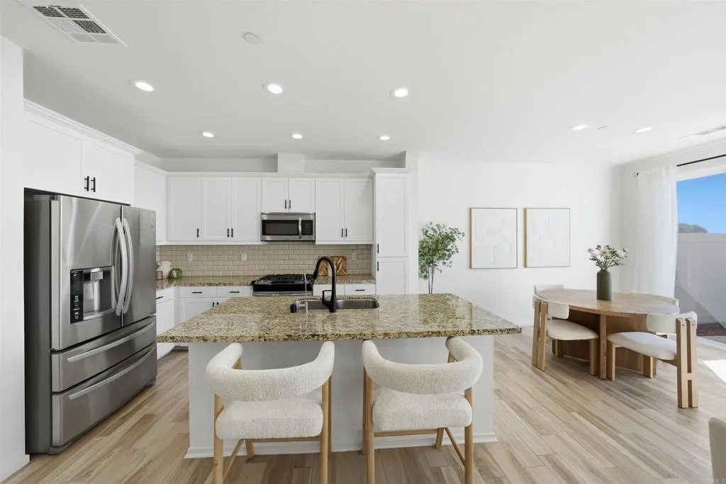 5425 San Robert