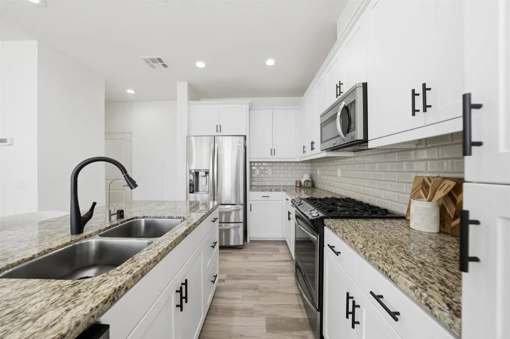 5425 San Robert