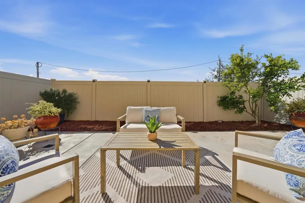 5425 San Robert