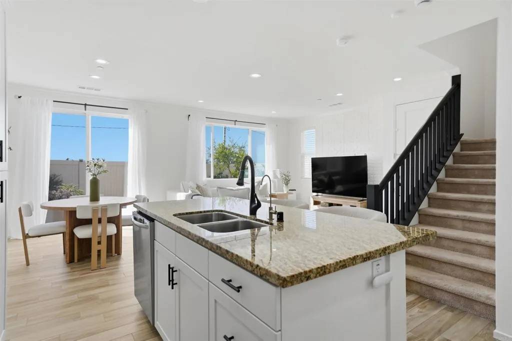 5425 San Robert