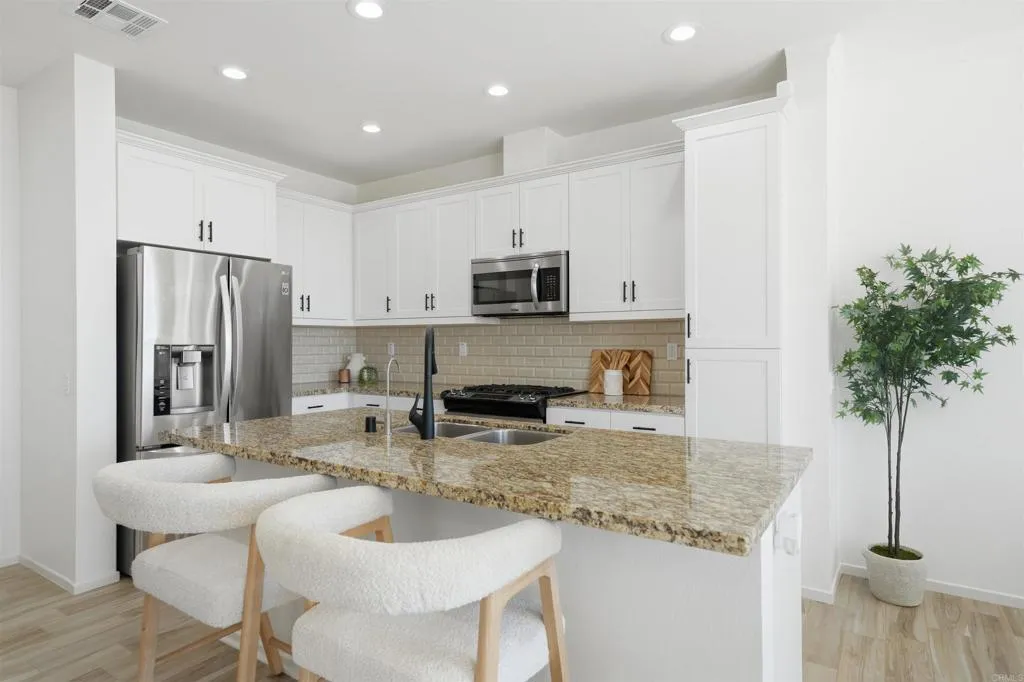 5425 San Robert