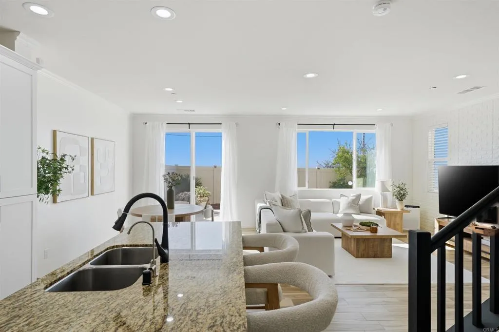 5425 San Robert