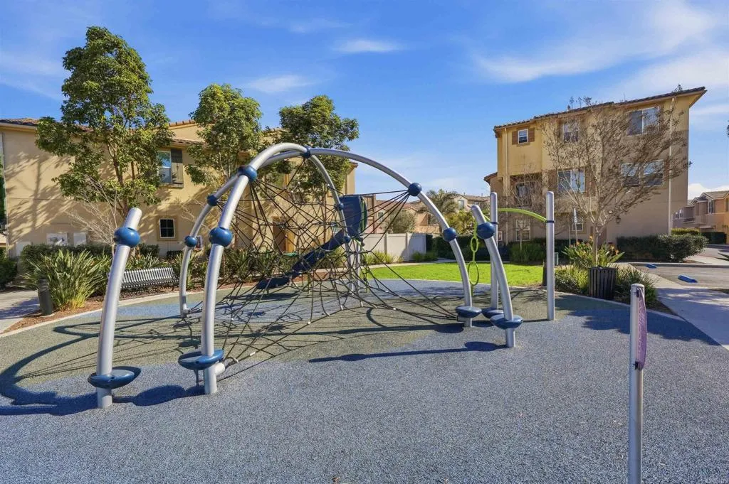 5425 San Robert
