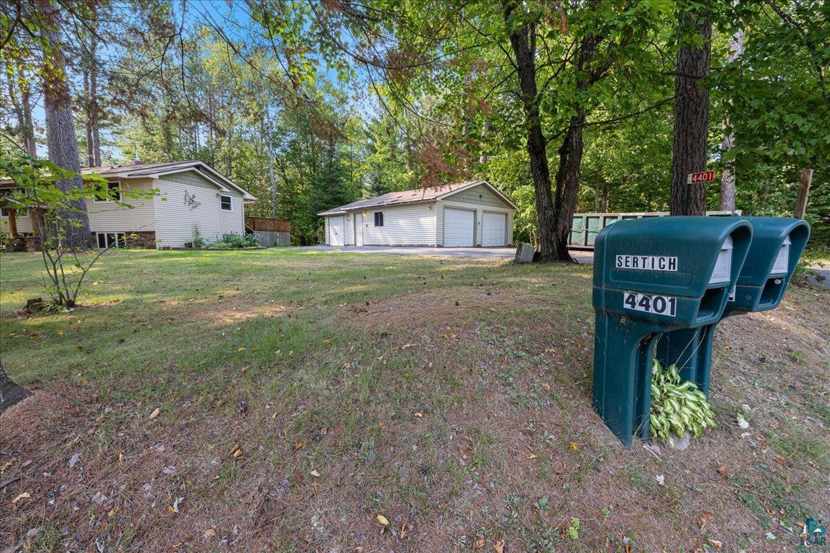 4401 Lakeside Dr