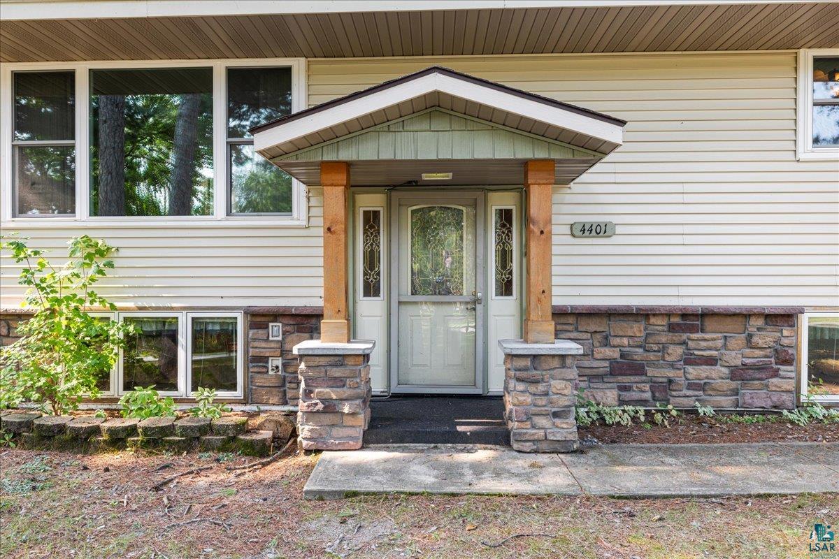 4401 Lakeside Dr