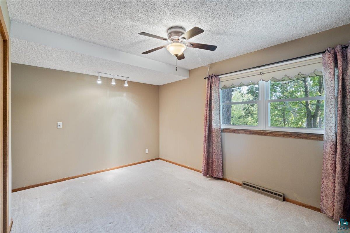 4401 Lakeside Dr