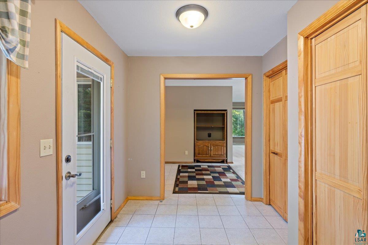 4401 Lakeside Dr