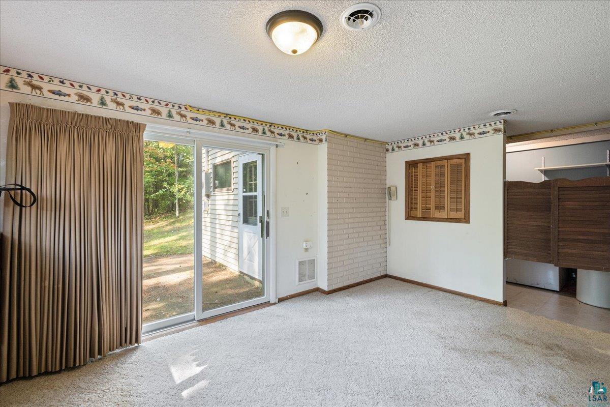 4401 Lakeside Dr
