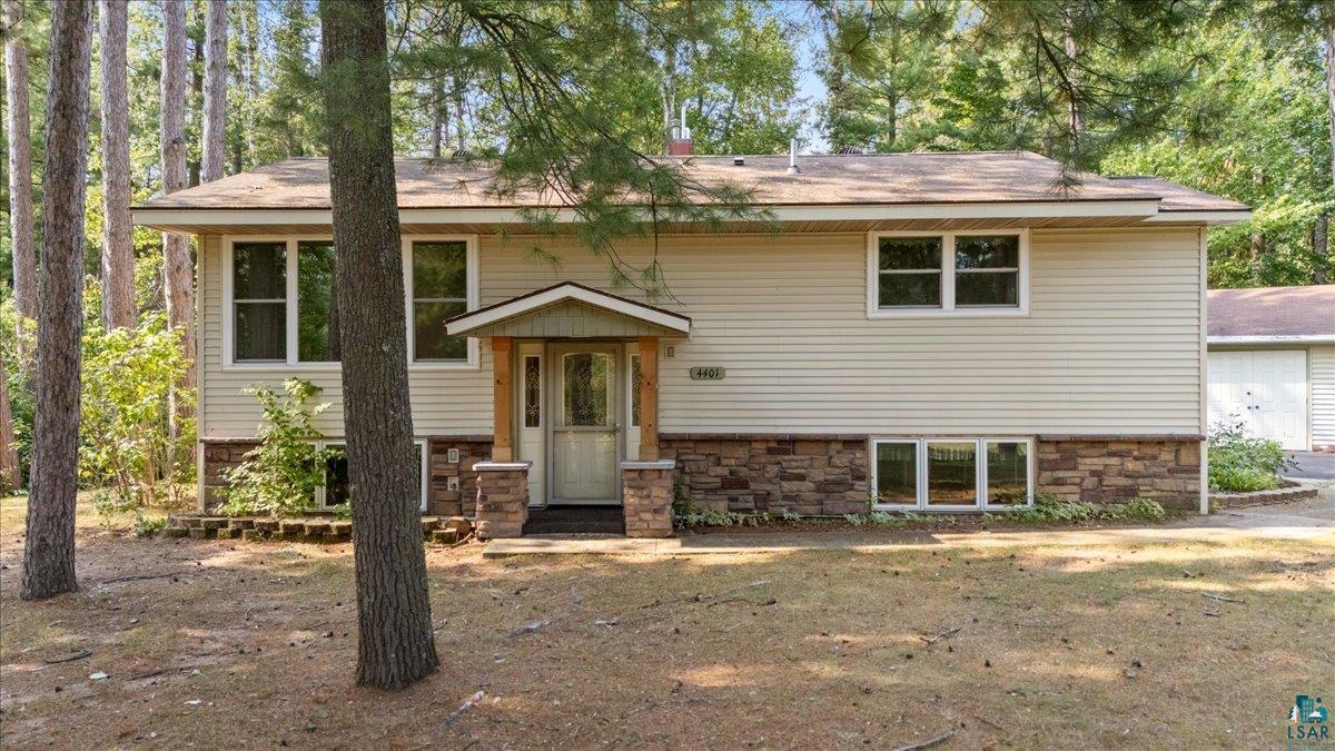 4401 Lakeside Dr