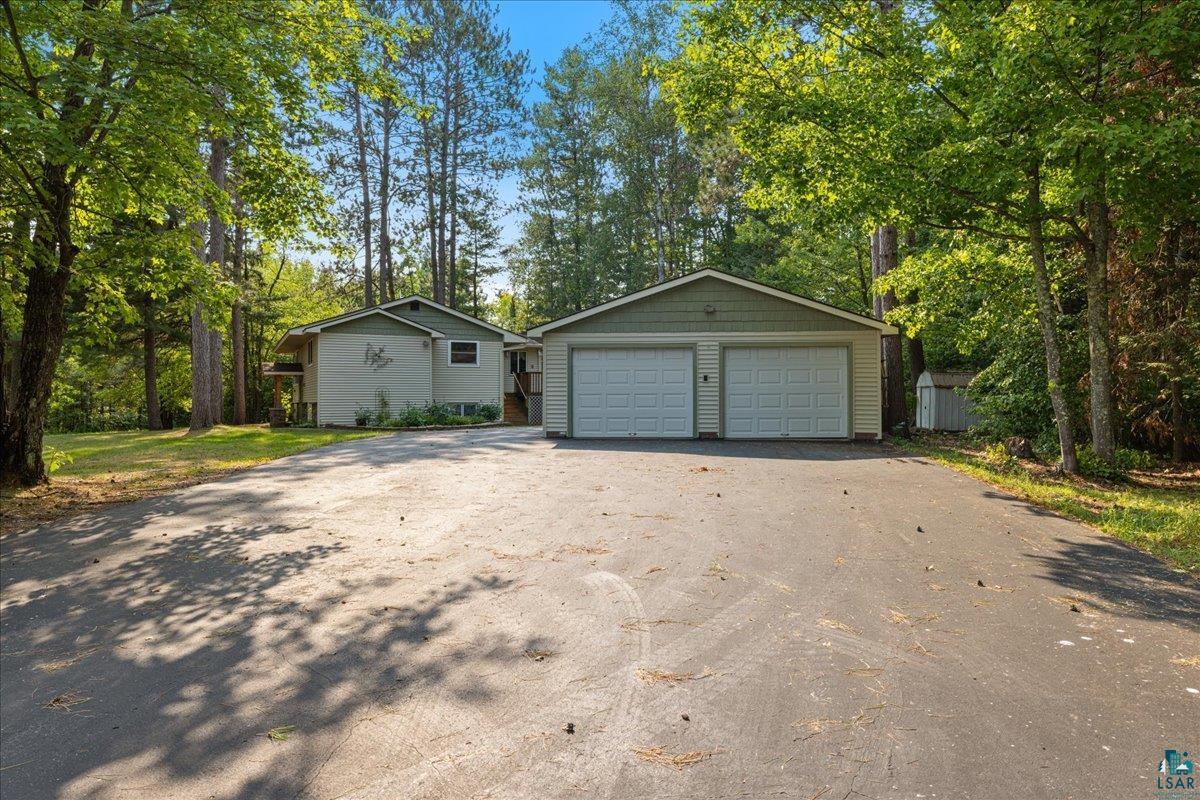 4401 Lakeside Dr
