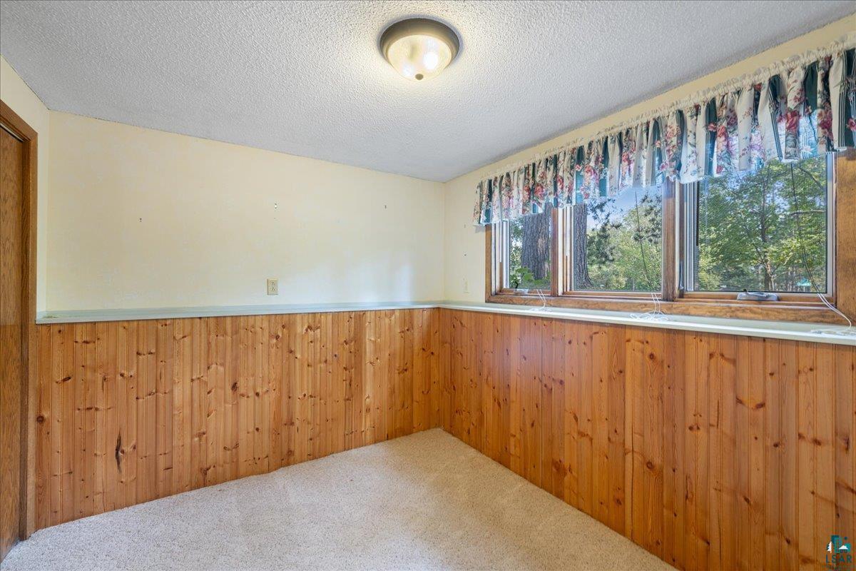4401 Lakeside Dr