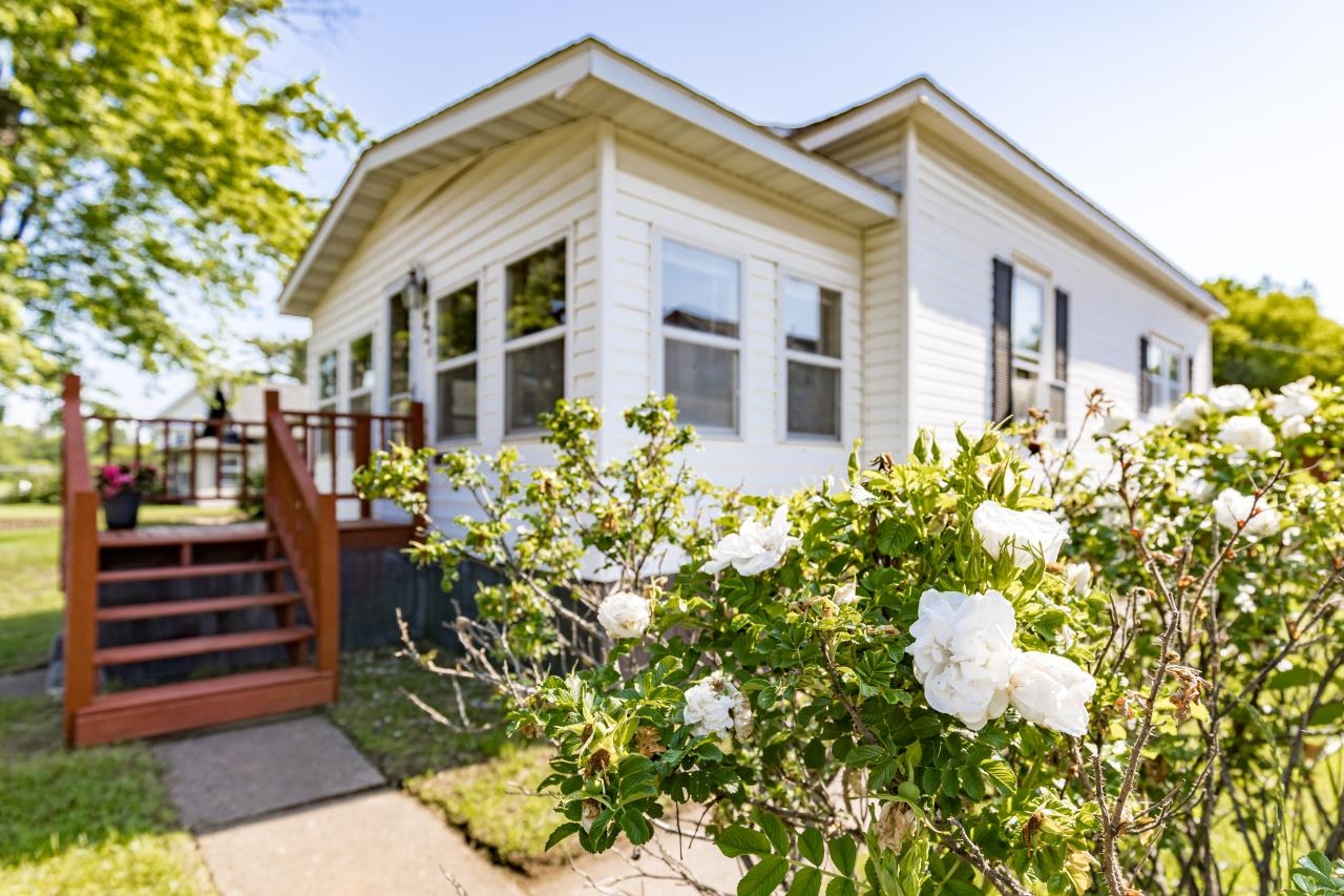 334 Lake Ave