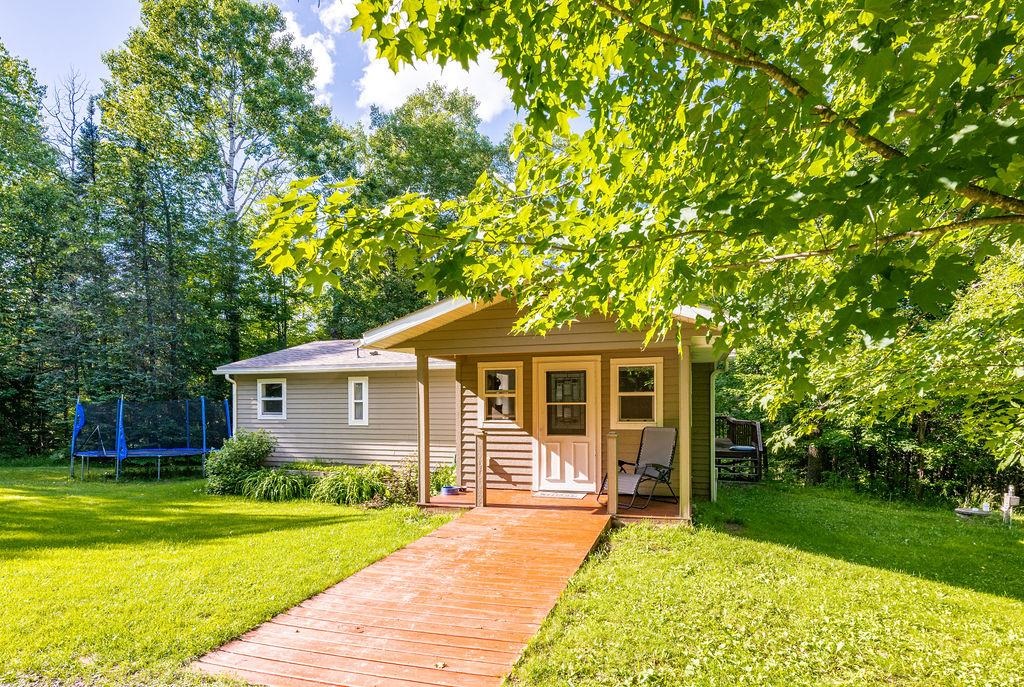 3681 Bayview Dr