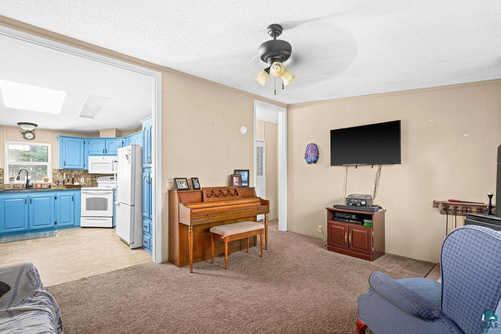 3681 Bayview Dr