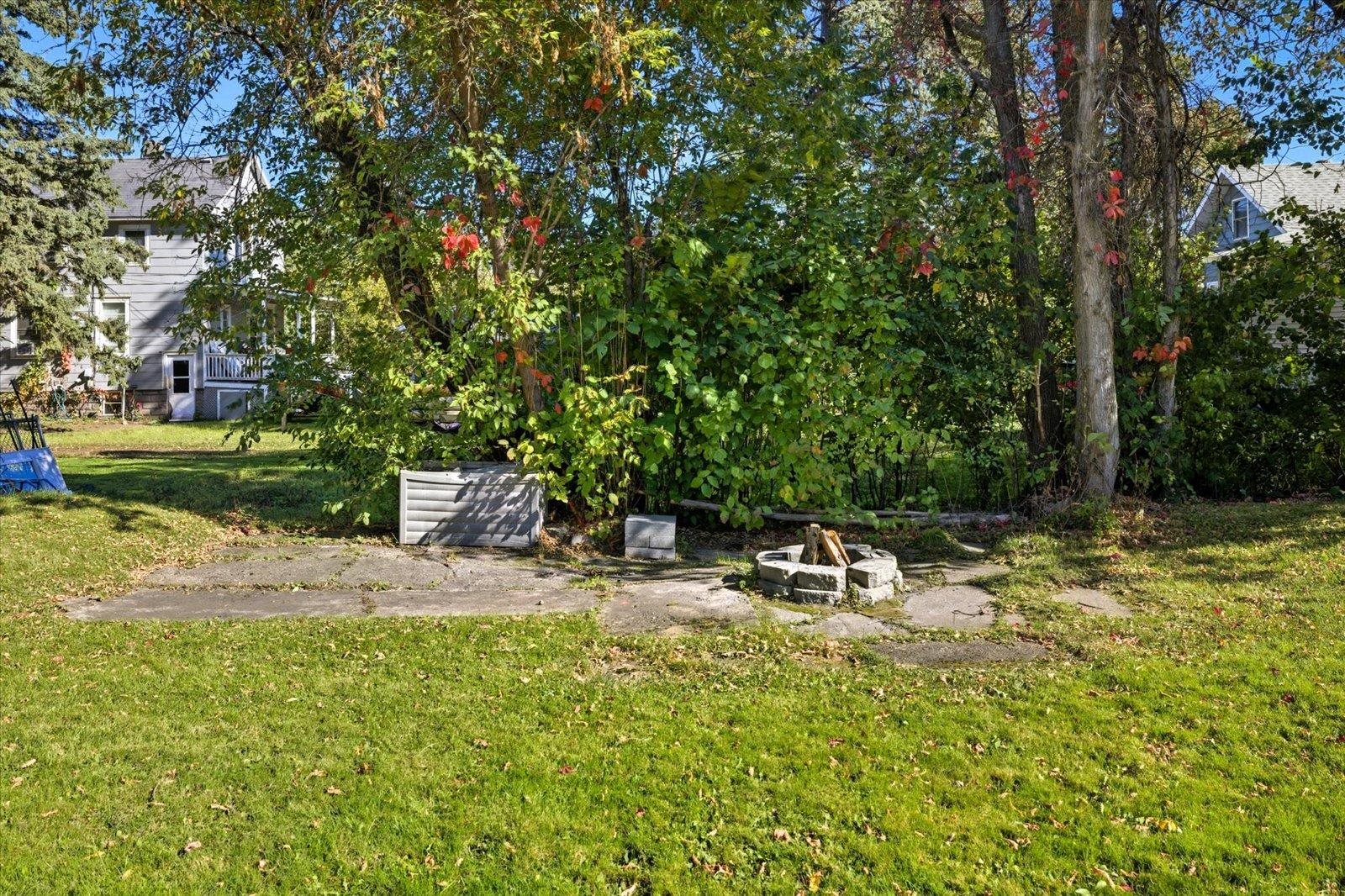 328 Walnut Ave