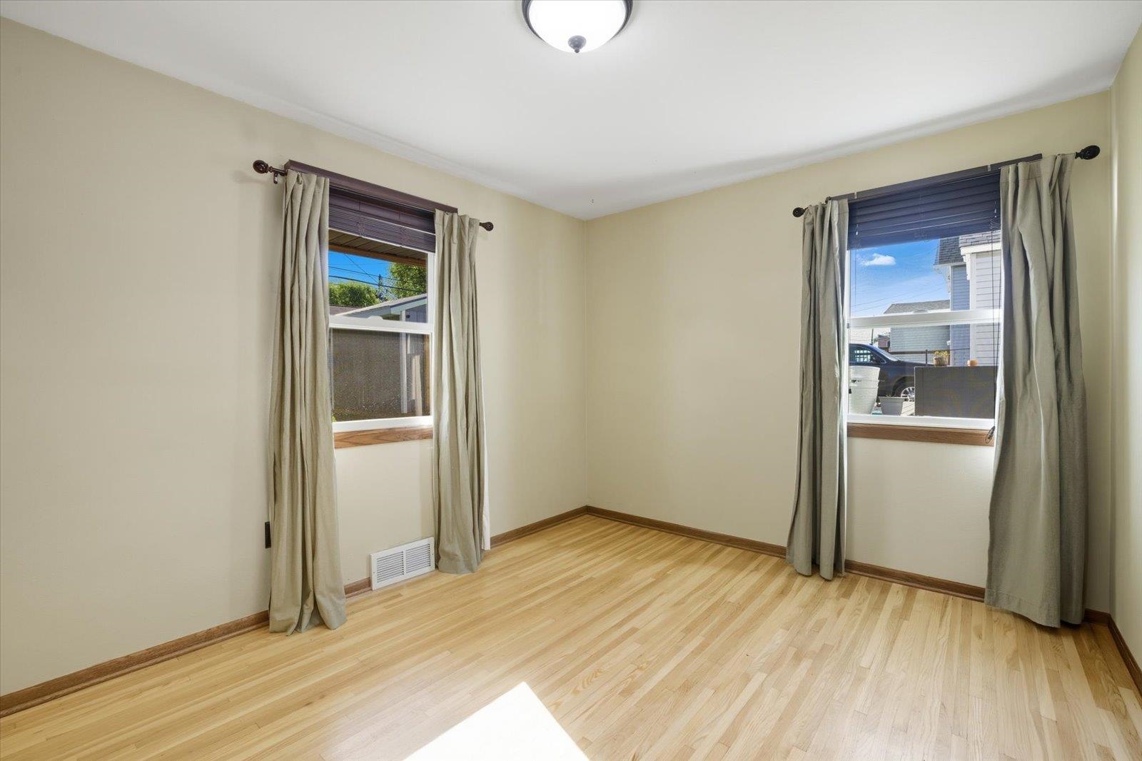 328 Walnut Ave