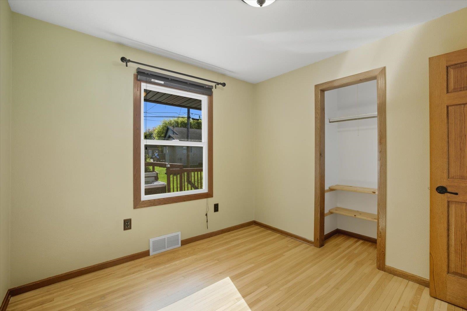 328 Walnut Ave