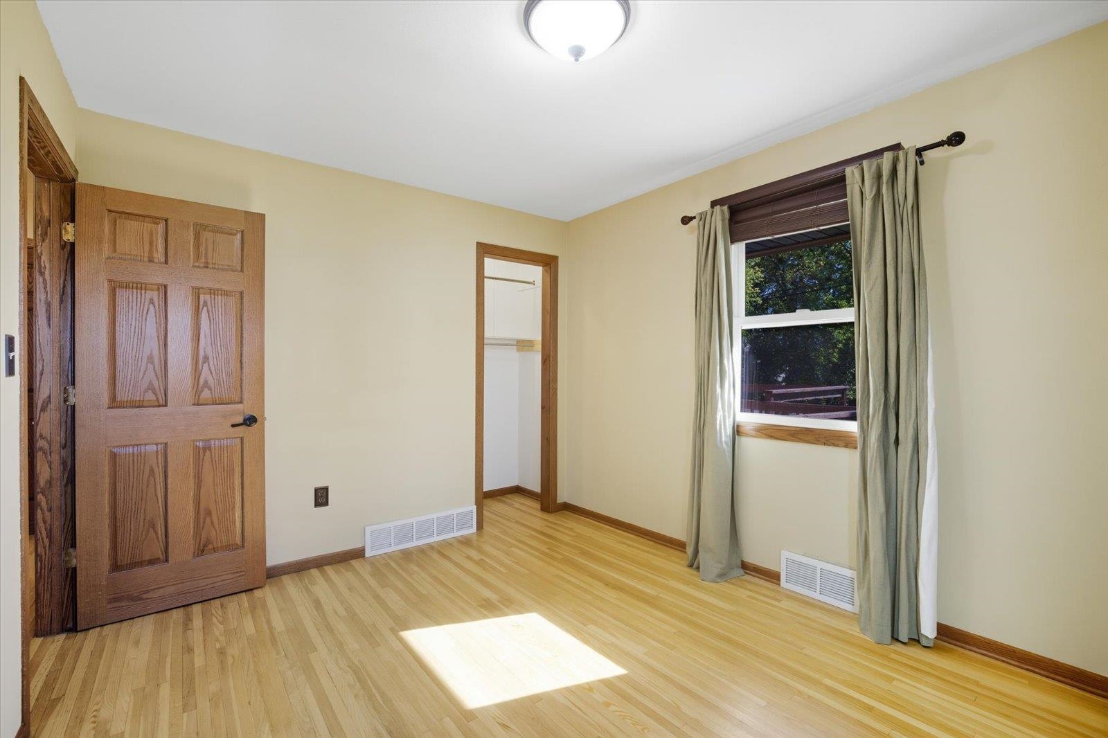 328 Walnut Ave