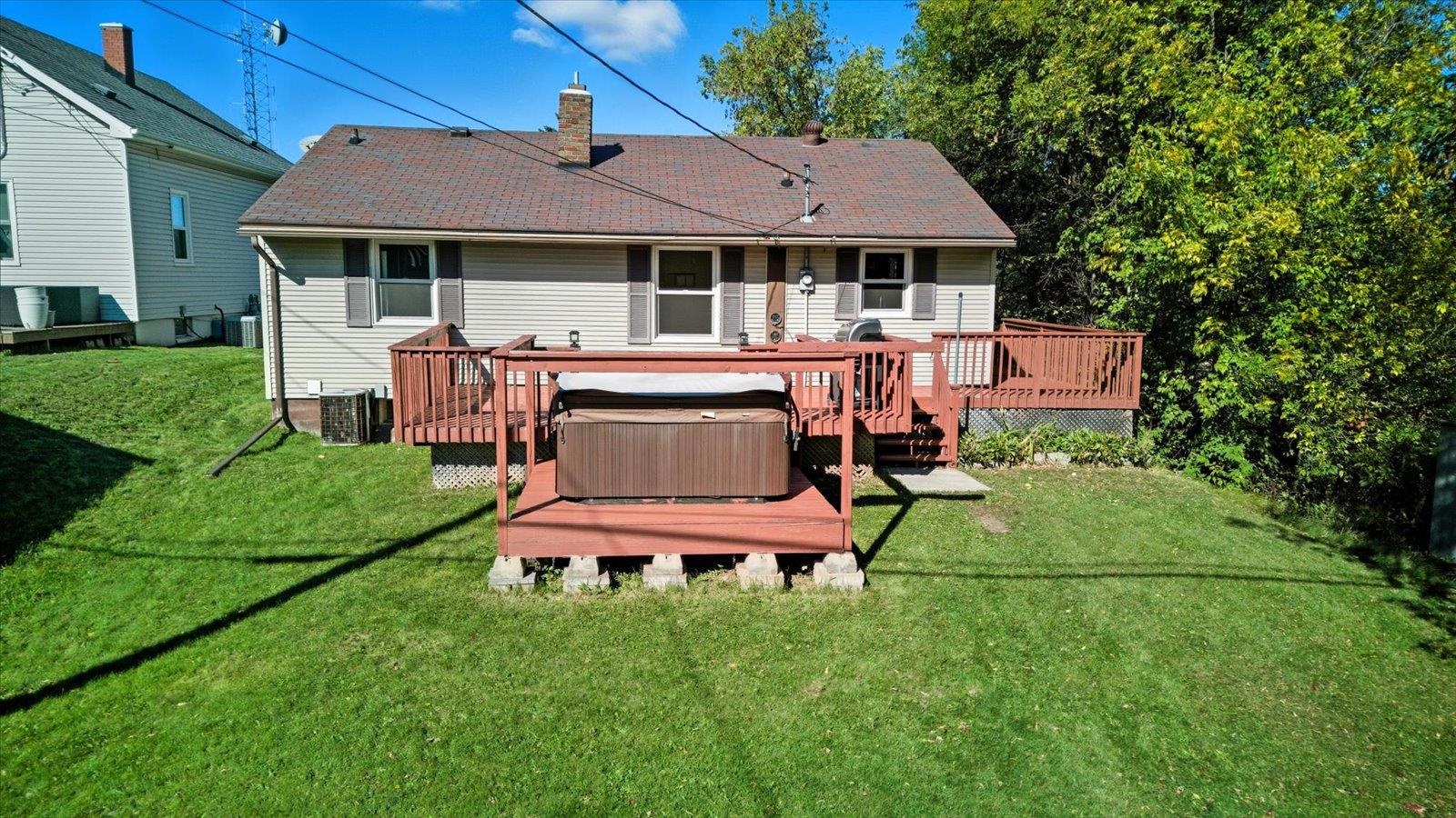 328 Walnut Ave