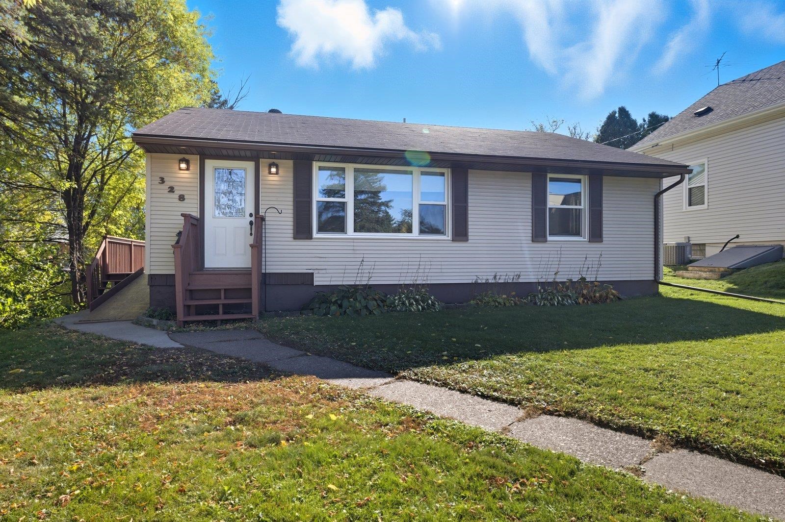 328 Walnut Ave