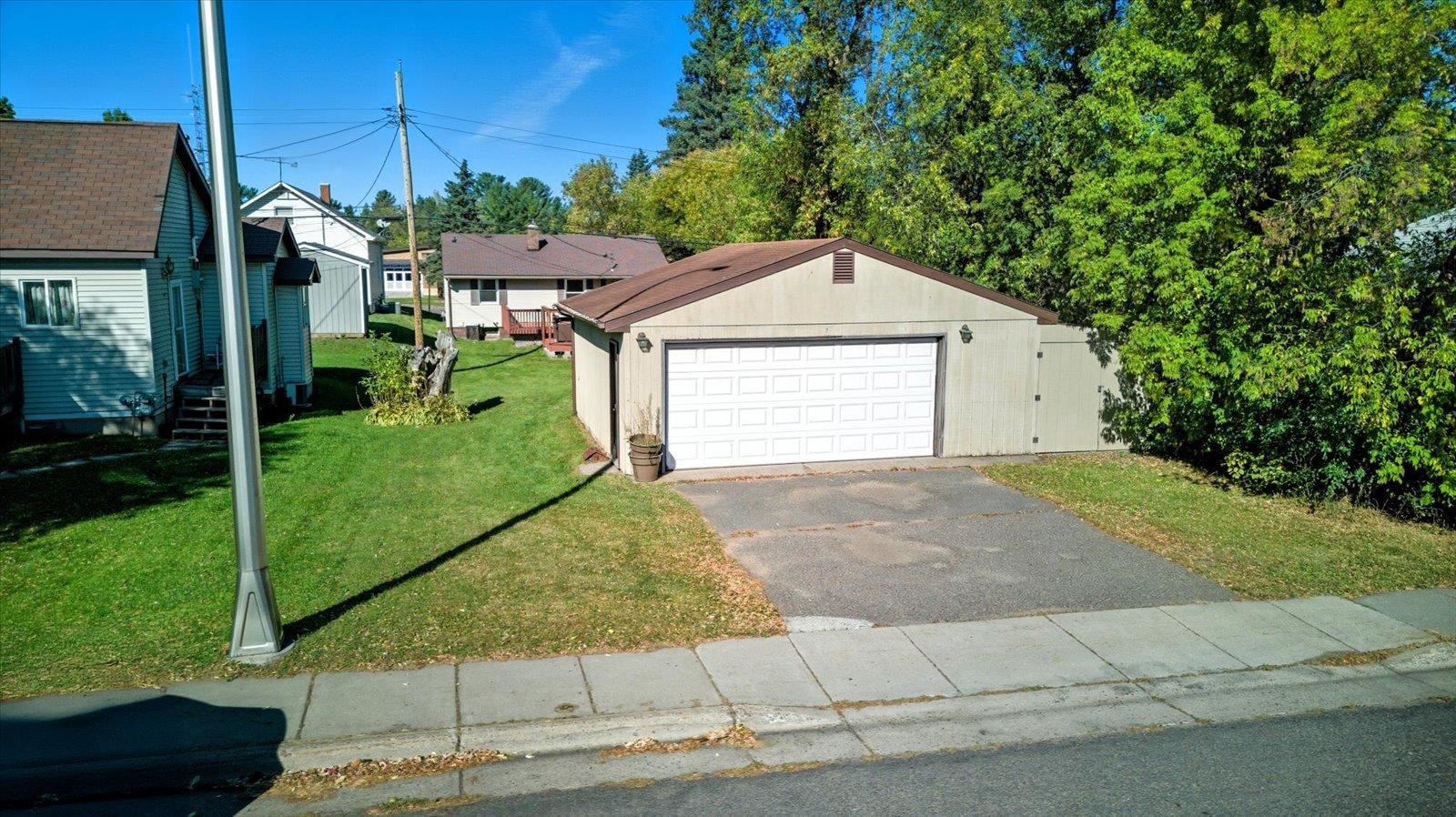 328 Walnut Ave
