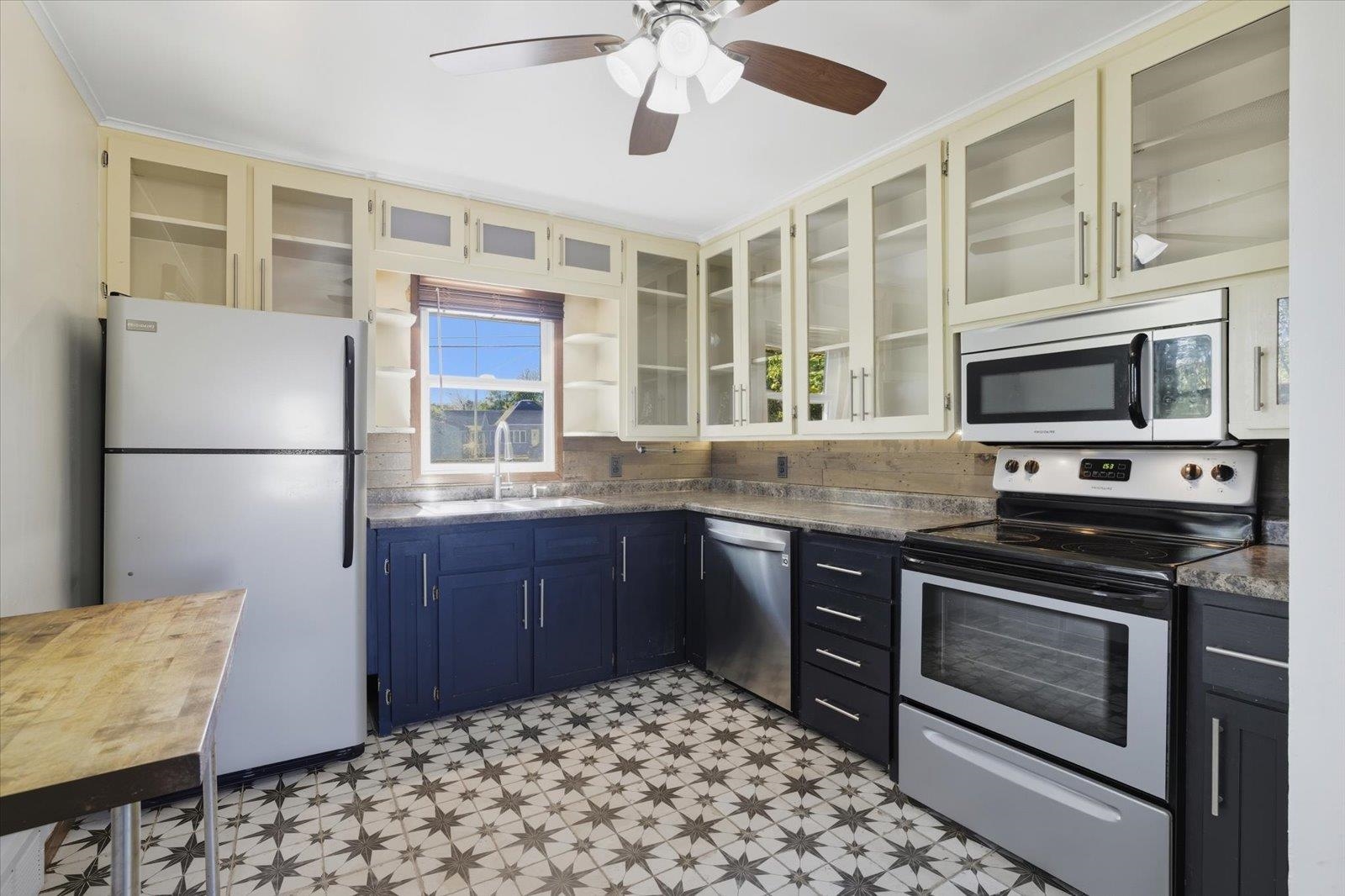328 Walnut Ave