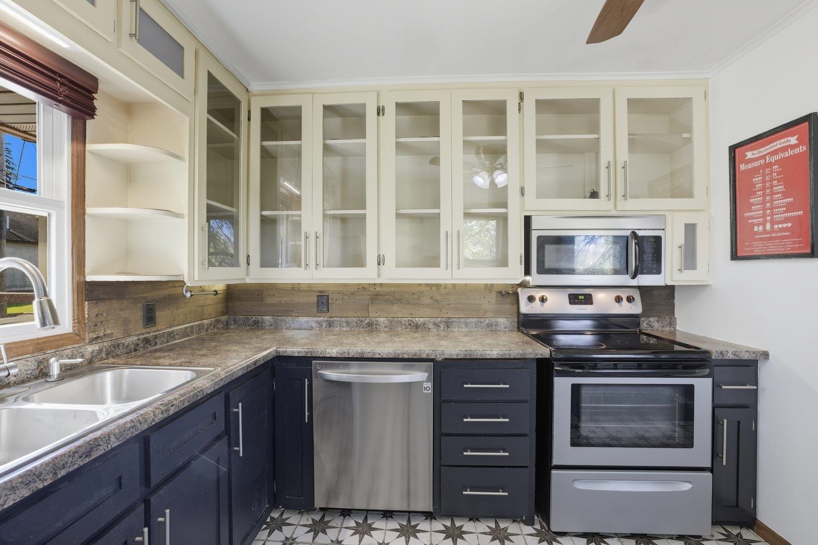 328 Walnut Ave