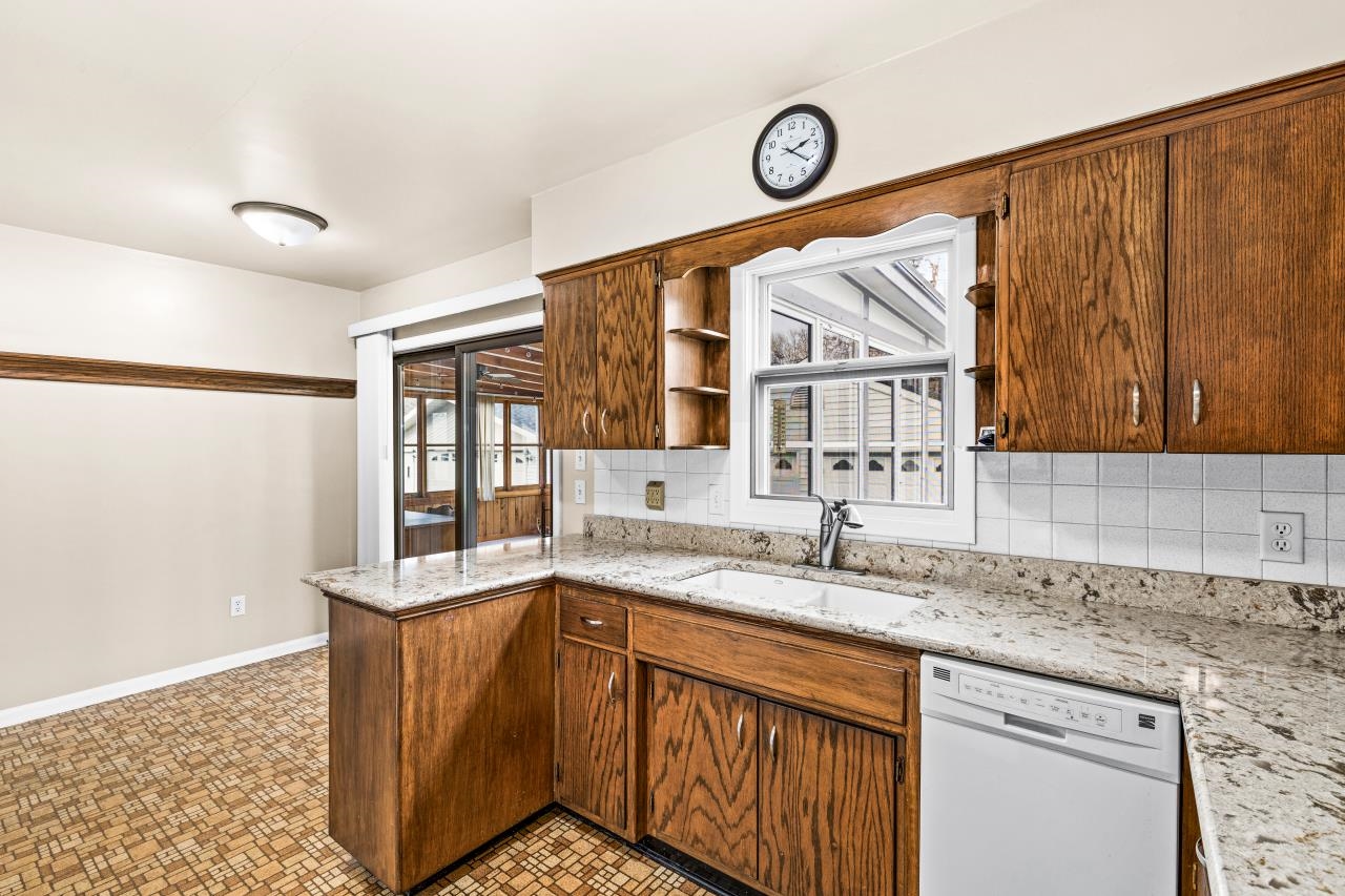 413 W Owatonna St