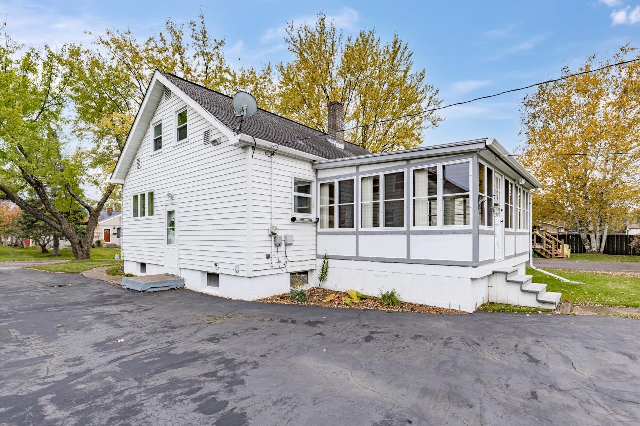 413 W Owatonna St