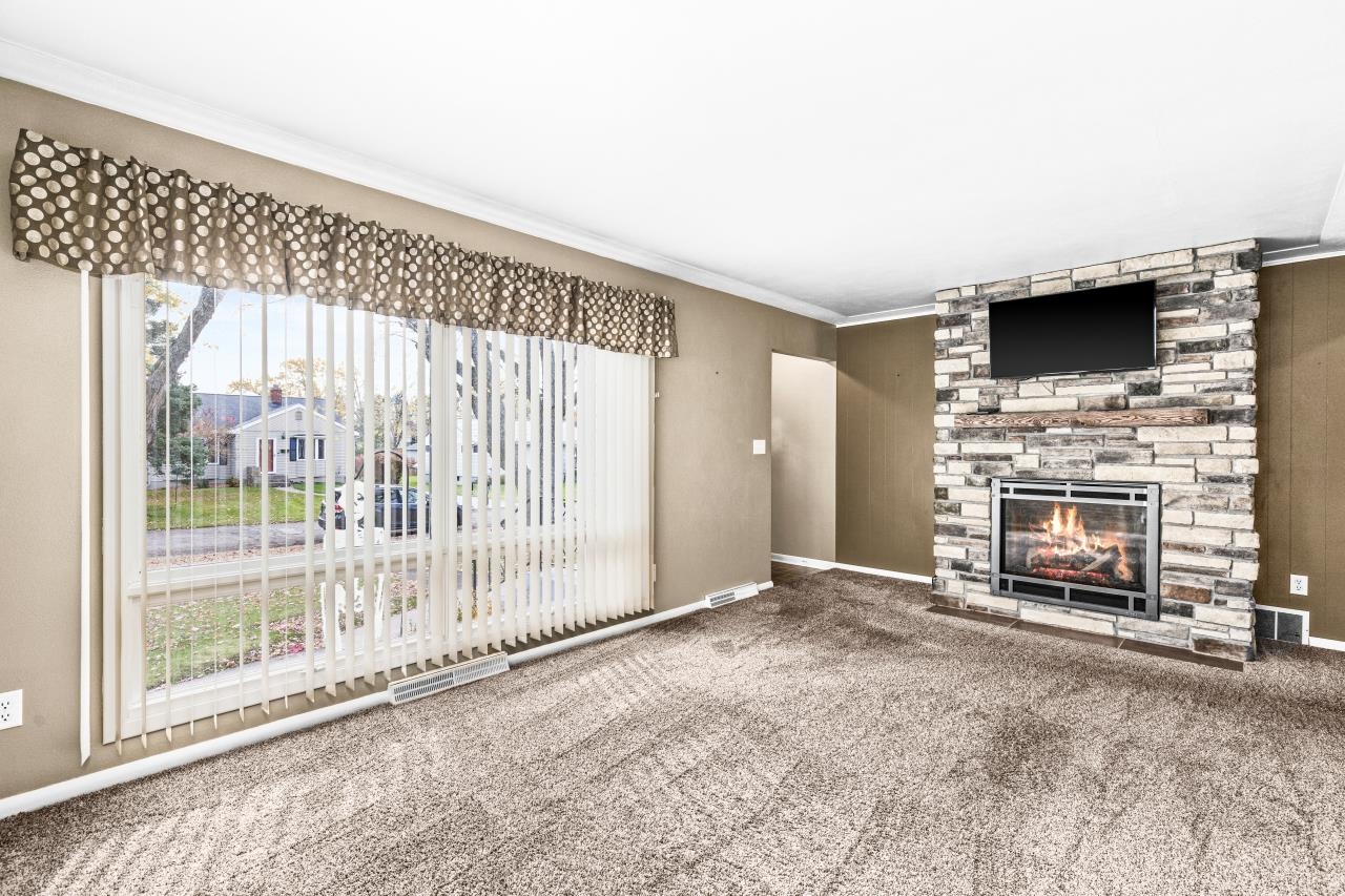 413 W Owatonna St