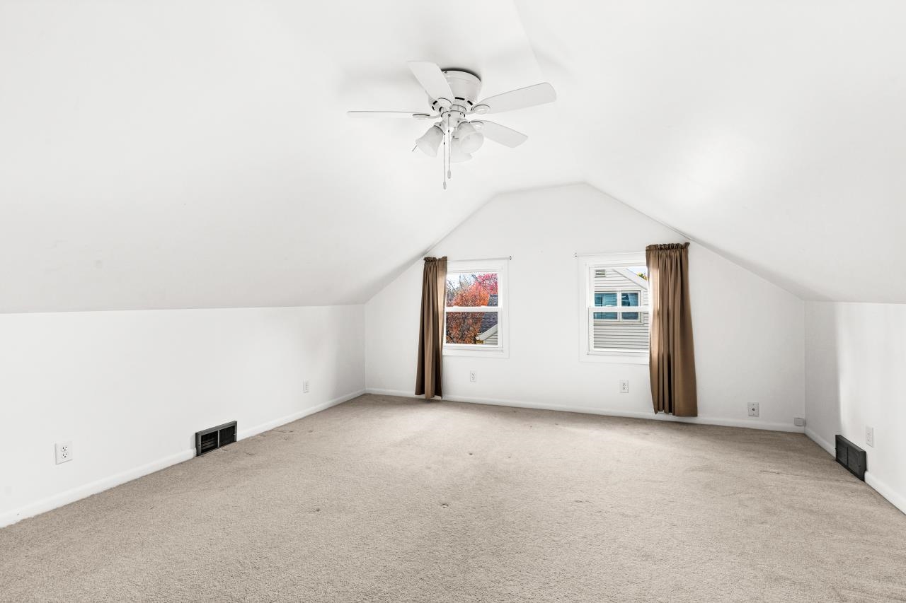 413 W Owatonna St