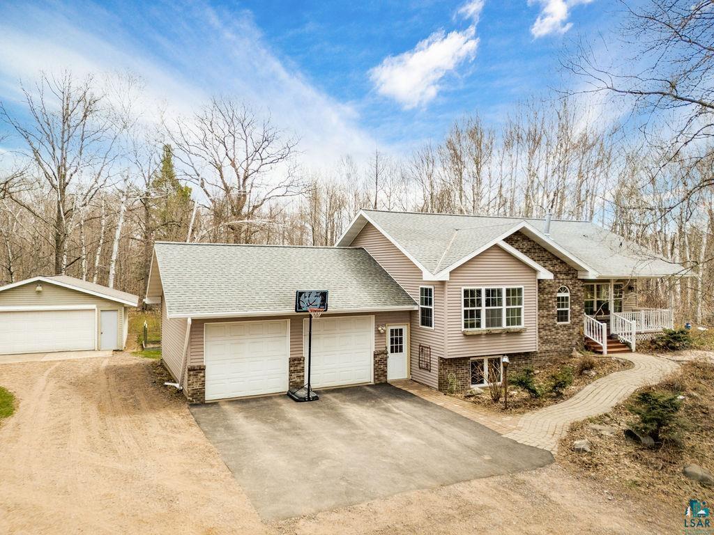2530 Bear Valley Dr