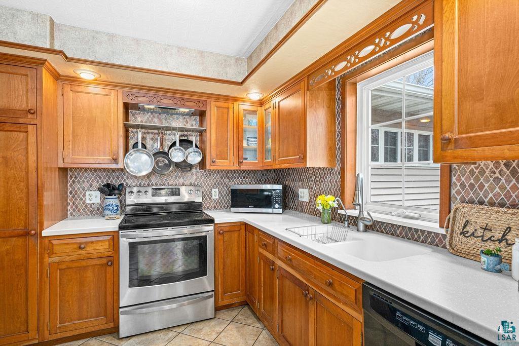 2530 Bear Valley Dr