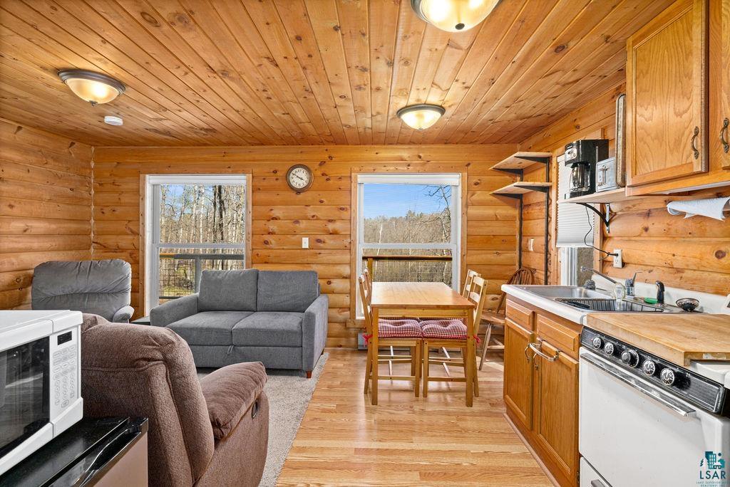 20663 Hardwood Loop