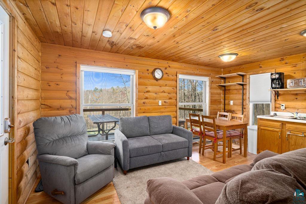 20663 Hardwood Loop